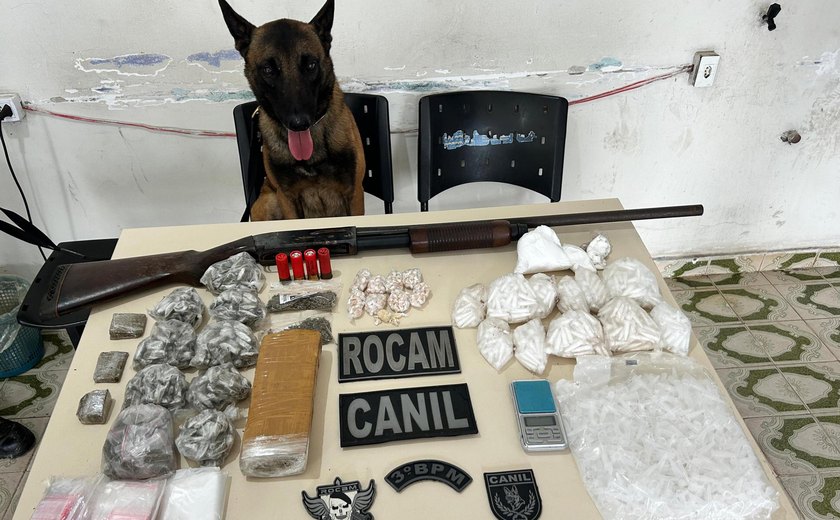 Polícia detém suspeitos e apreende drogas, arma e simulacro em Arapiraca
