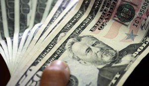 Dólar fica quase estável com mercado de olho em situação comercial sino-americana