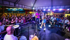 Sextou no Centro leva alegria e homenagens às mulheres no Calçadão do Comércio