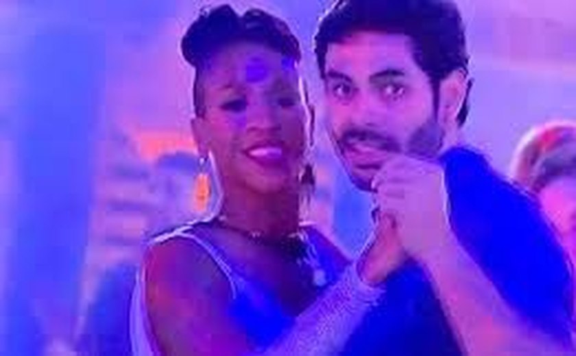 Karol Conká demonstra interesse em Rodolffo e web alerta: ‘Próxima vítima’