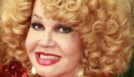Transexual é xingada de aberração na primeira cena em 'A Força do Querer'