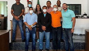 Vereadores aprovam em tempo hábil Projeto que garante 14º salário para Educação