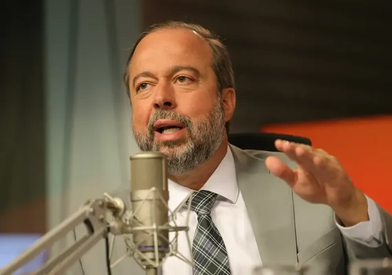 Apagão: ministro diz que houve problema em infraestrutura