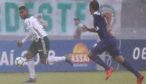 Palmeiras empata com rebaixado Paraná, mas mantém liderança
