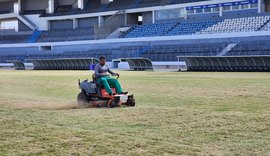 Governo de Alagoas inicia revitalização do gramado do Estádio Rei Pelé