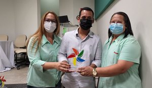 Pindorama é agraciada com troféu por gestão exemplar do Programa Jovem Aprendiz