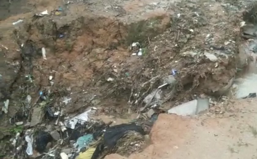 Moradores do Alto da Boa Vista na Guaxuma pedem socorro