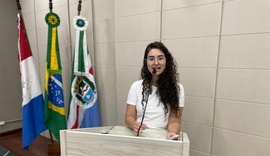 Teca Nelma critica PEC que privatiza praias do litoral brasileiro
