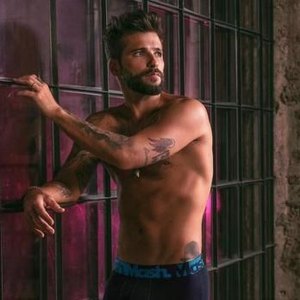 Bruno Gagliasso Esbanja Sensualidade Em Campanha De Cuecas