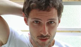 O talentoso ator por trás de Leonardo Roitman em Vale Tudo