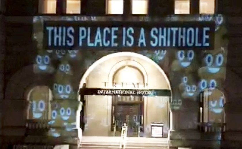 'Esse é o lugar de merda', indica projeção em hotel de Trump