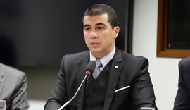 Deputado deixa convenção do Republicanos após chegada de Bolsonaro