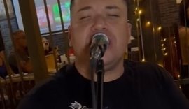 Cantor de pagode morre em grave acidente, aos 39 anos