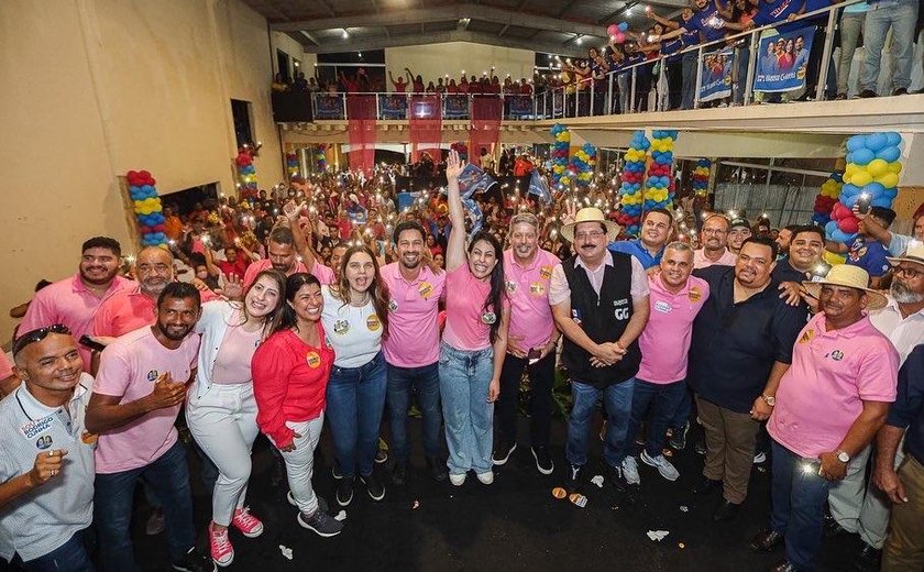 Gabi Gonçalves recepciona caravana de Rodrigo Cunha em Rio Largo