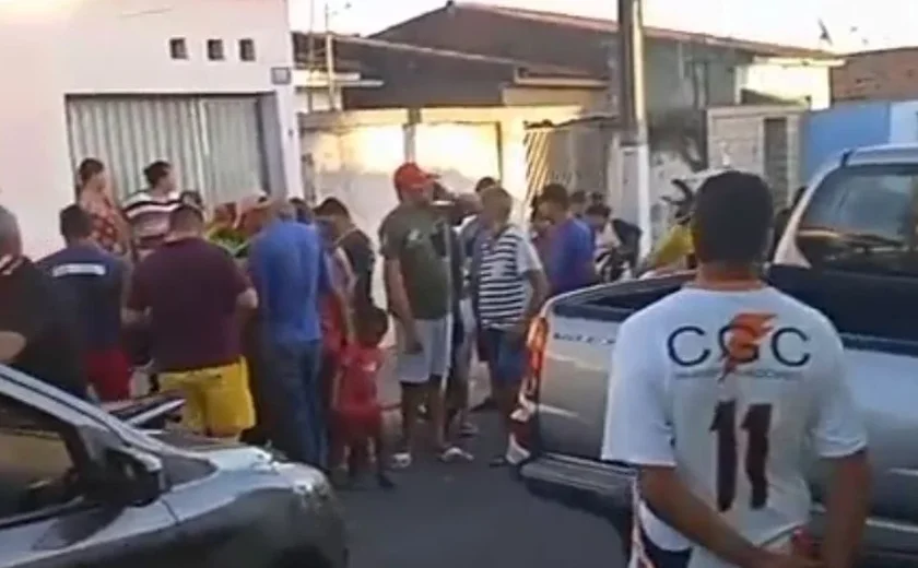 Colisão frontal entre motocicletas deixa homem gravemente ferido e outro com dedo decepado