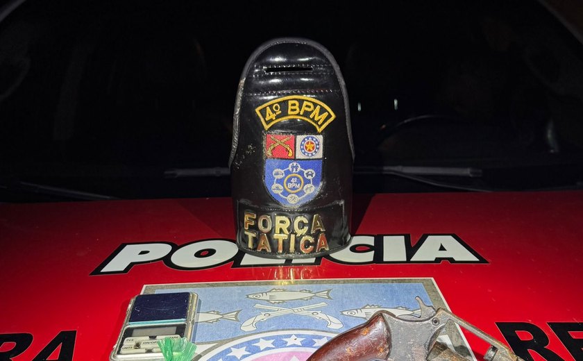 PM apreende arma de fogo e mais de 400 pedras de crack em Maceió e Campo Grande