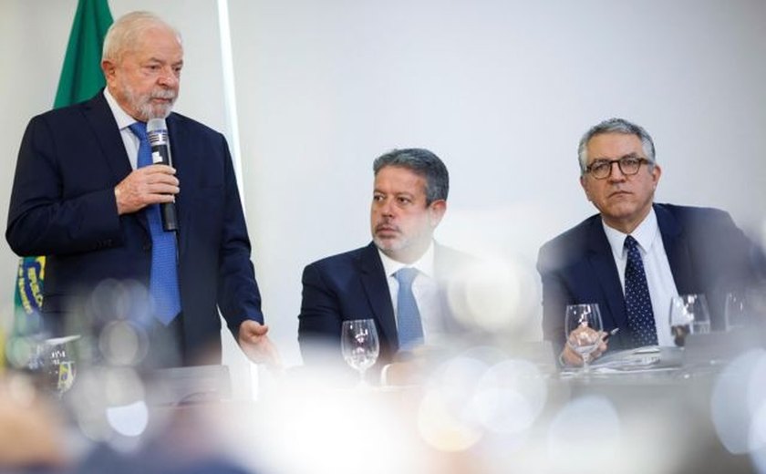 Ministro de Lula destaca e elogia esforços de Arthur Lira por aprovação de projetos cruciais ao governo