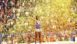 Ivete Sangalo se emociona e promove 'arrastão' na Sapucaí