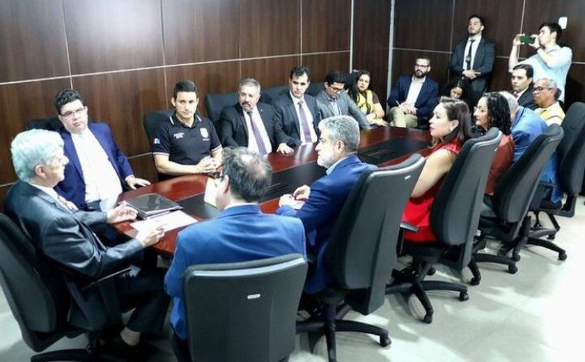 MP/AL e outras instituições discutem medidas para combater a violência contra pessoas em situação de rua