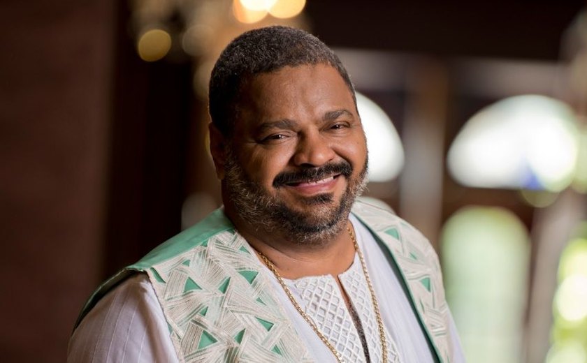 Mumuzinho visita Arlindo Cruz e fala sobre estado de saúde do cantor