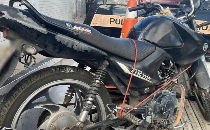 Motociclista inabilitado é abordado após cometer diversas infrações e crimes de trânsito