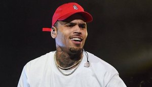 Rapper Chris Brown é preso acusado de agredir homem com garrafa em boate de luxo