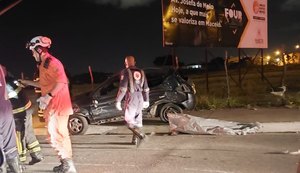 Homem morre após ser arremessado para fora do carro em acidente na Josefa de Melo