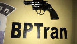PM apreende arma de fogo no bairro do Trapiche