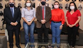 Presidente do TJAL debate ações de proteção a mulheres com deputadas estaduais