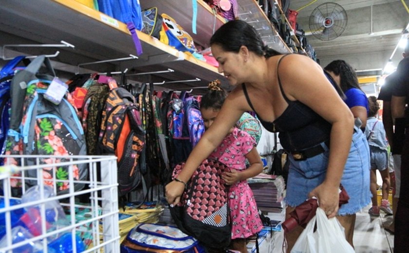 Pais deixam compra de material escolar para a última hora