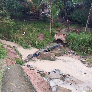 Ponte Desaba E Deixa Moradores Sem Acesso Na Grota Da Alegria