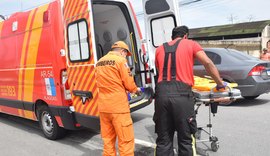 Veículo de passeio cai em cratera na zona rural de São Miguel dos Campos