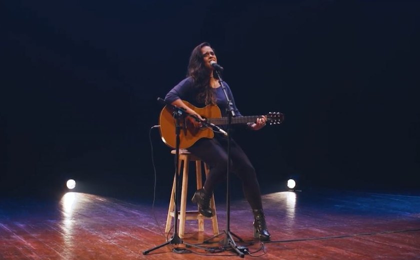 Penúltimo vídeo do Teatro Deodoro: 110 anos tem a música de Fernanda Guimarães