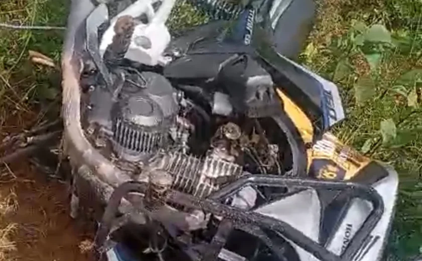 Motocicleta roubada é encontrada em matagal na zona urbana de Arapiraca