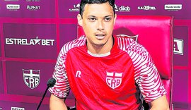 Louzer pode utilizar o atacante Mike para substituir Anselmo Ramom