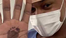 Leo Santana celebra nascimento da filha: 'A cara do pai'