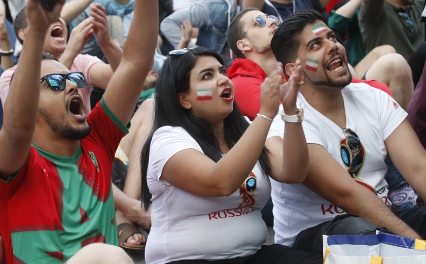 Famílias no Irã são proibidas de assistir estreia do país na Copa em espaços públicos