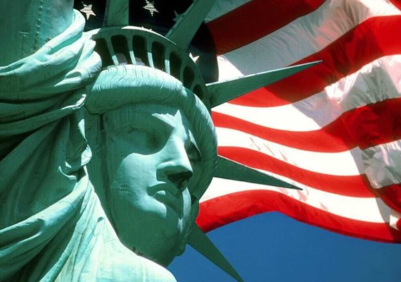 Wall Street sobe com revisão postiva do PIB dos Estados Unidos