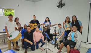 Servidor da Semed transforma rotina escolar de alunos com aulas de música