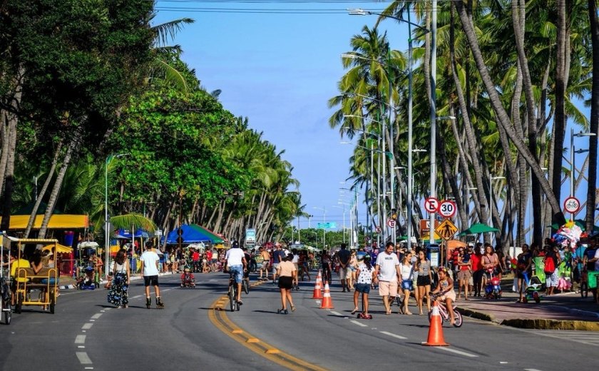 Prefeitura de Maceió promove ação do Outubro Prateado na orla