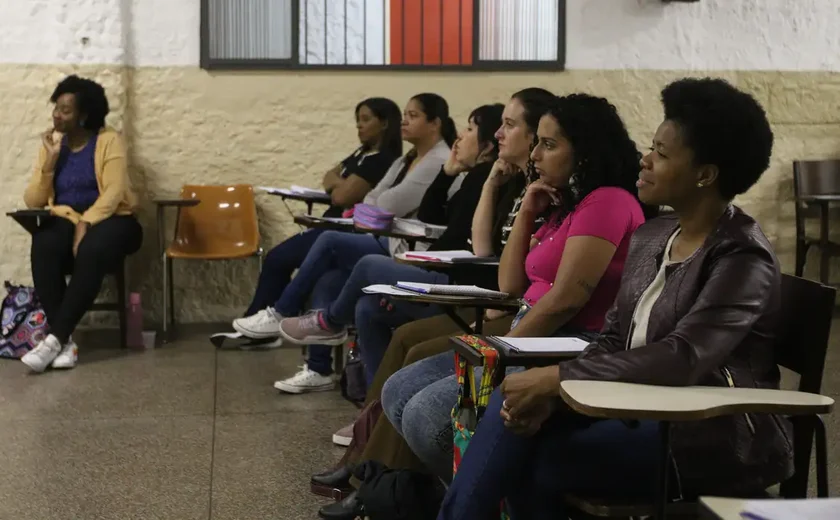 Cursinho popular tem até 6 de maio para inscrever em programa do MEC