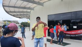 Sem-teto realizam ato no Centro Administrativo em Arapiraca