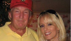 Atriz pornô envolvida com Trump ameaça falar
