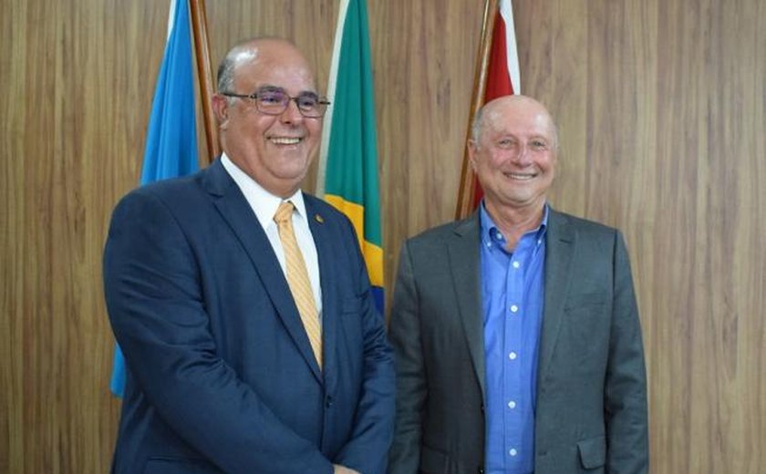 Cooperação e parceria: presidente do TC/AL recebe presidente do TJ/AL