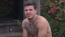 'A Fazenda 14': Thomaz Costa tenta tirar a própria vida com remédios e Deolane debocha