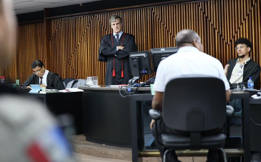 PM aposentado pega mais de 18 anos de prisão por homicídio duplamente qualificado