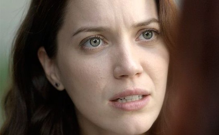 'Rock Story': Júlia é denunciada por Diana e vai presa por tráfico internacional