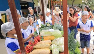 Arapiraca: escola produz por mês 1 tonelada de alimentos