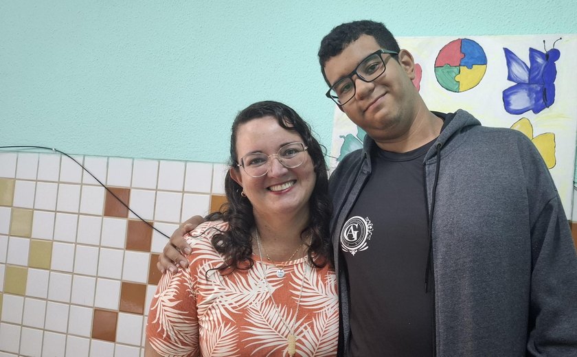 Entre panelas, quadros e corações: mães que educam dentro e fora de casa
