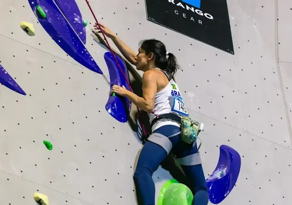 Marina Dias é ouro na etapa de Laval da Copa do Mundo de paraescalada